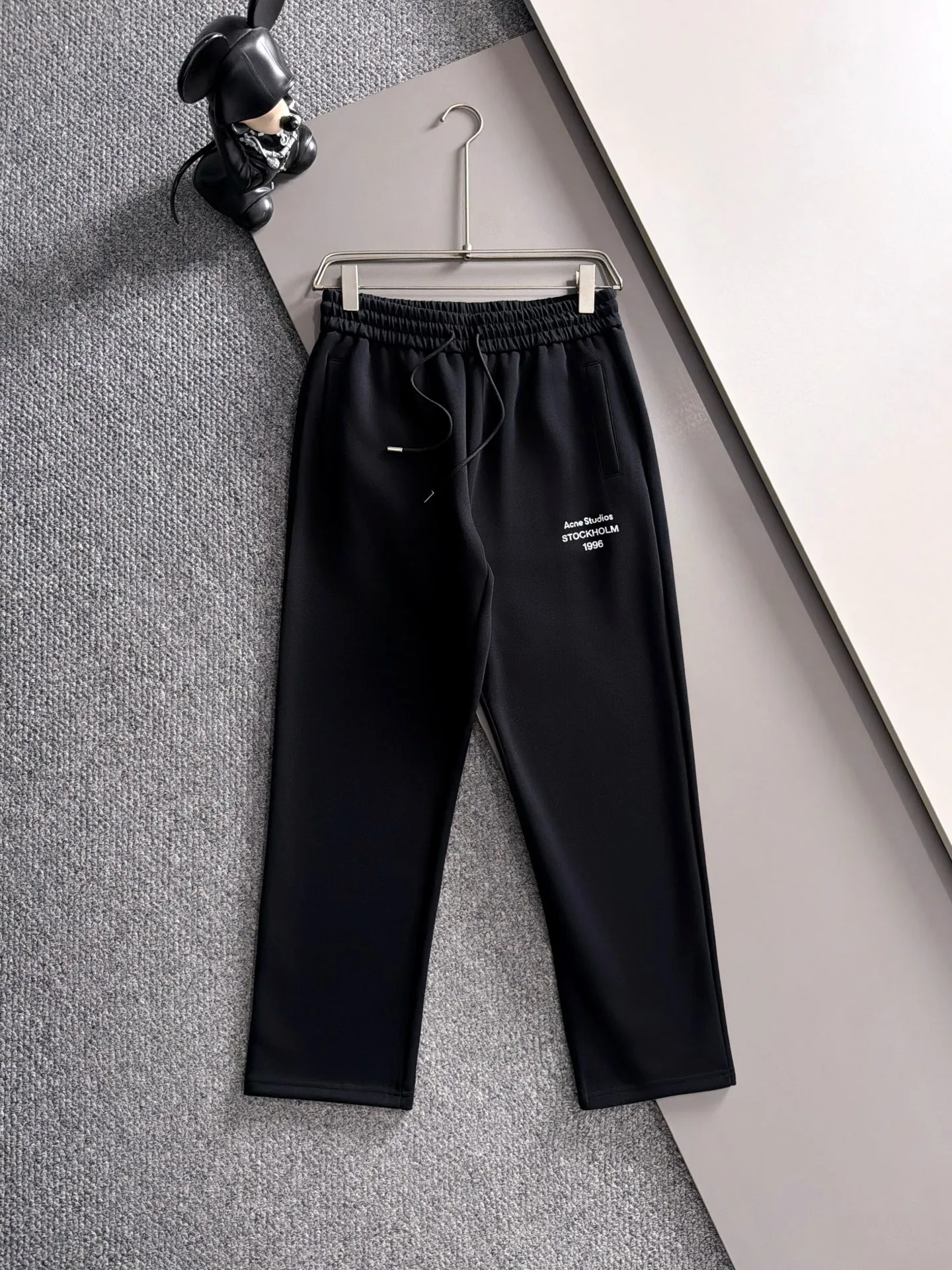 🛫🛫🛫High version Acne Studios suit 26ss customized top-grade fabric new jacket casual pants, ribbon letter embroidery stitching new show products‼ The product is in perfect condition, comfortable and warm, complete with three labels, full and attractive color, very outstanding design, customized hardware accessories can easily enhance the fashion sense, the workmanship is extremely elegant and rigorous, and the wiring is neat and meticulous! A masterpiece from a famous designer! The upper body does not look bloated and is super handsome! Sizes：M～XXXL